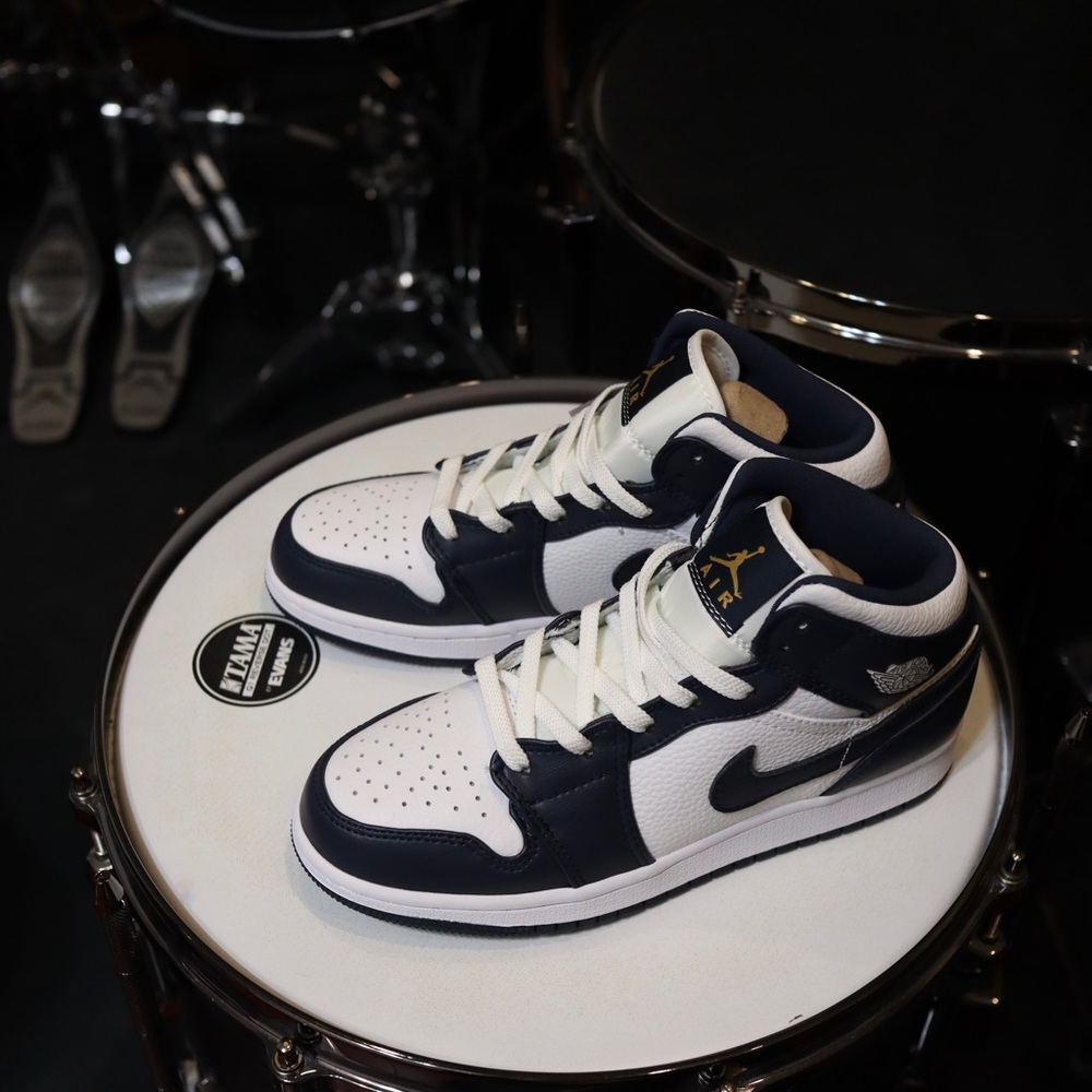 Air Jordan 1 mid